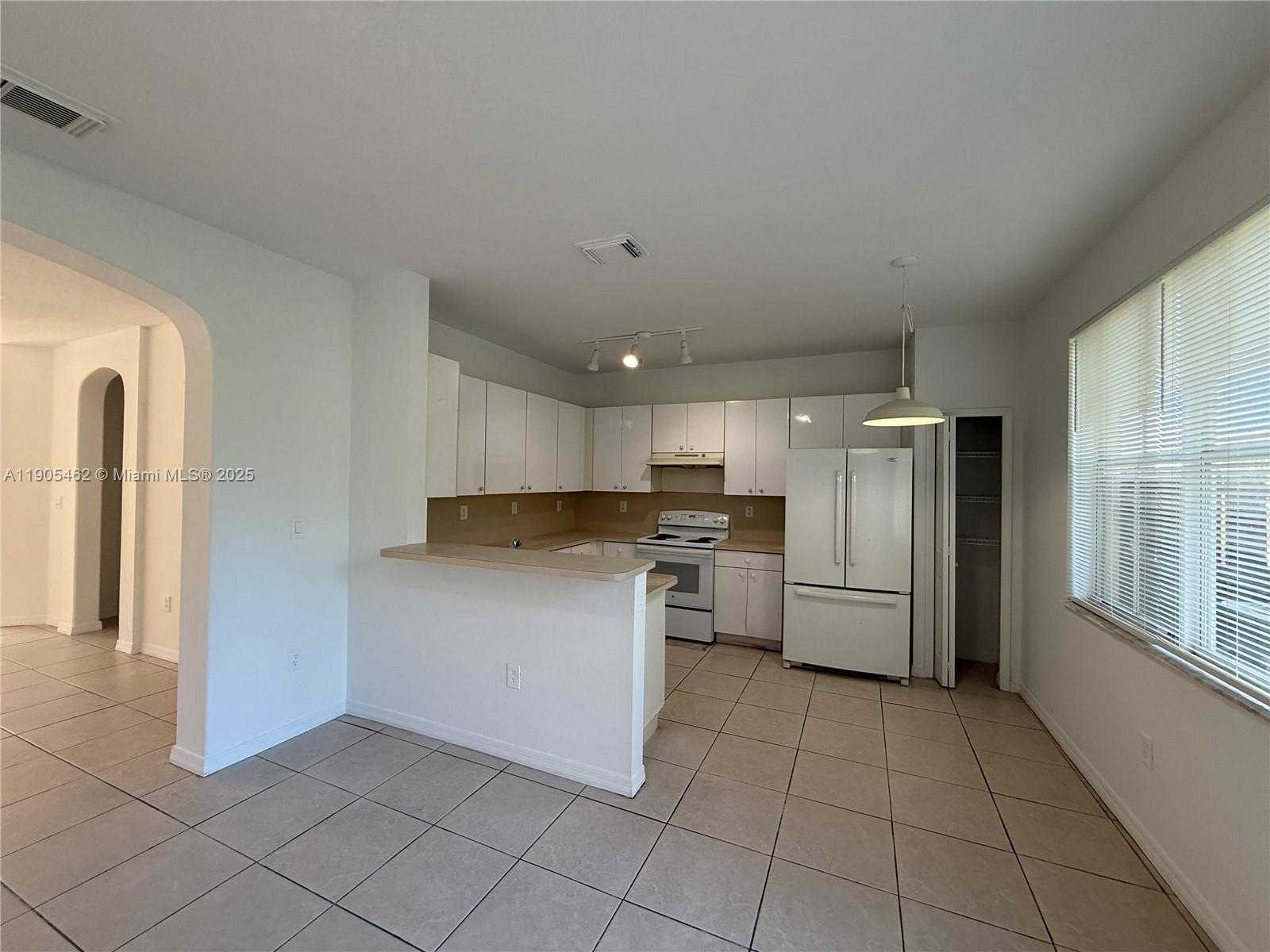 Small Image of 7978 SOUTH WEST 166TH PL, Miami Number 2