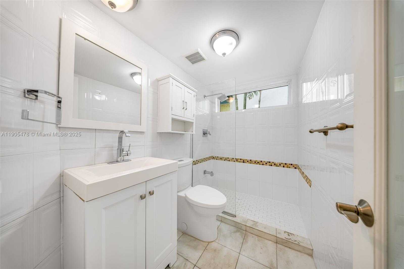 Small Image of 4000 ALHAMBRA CIR, Coral Gables Number 15