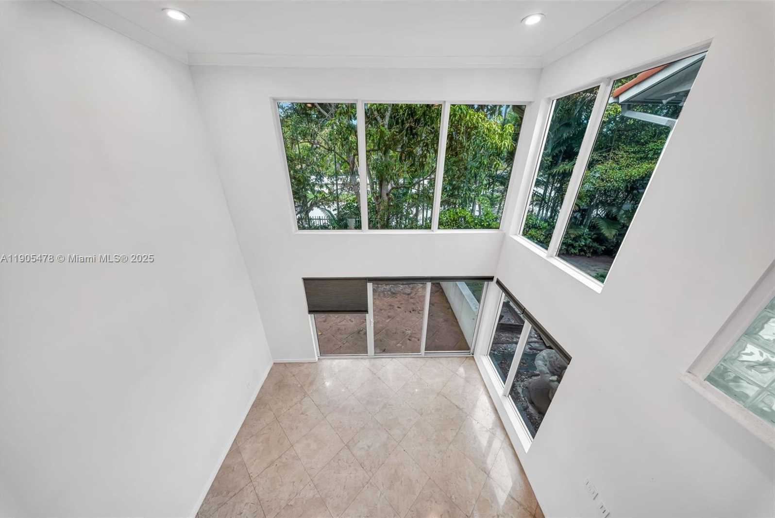Small Image of 4000 ALHAMBRA CIR, Coral Gables Number 21
