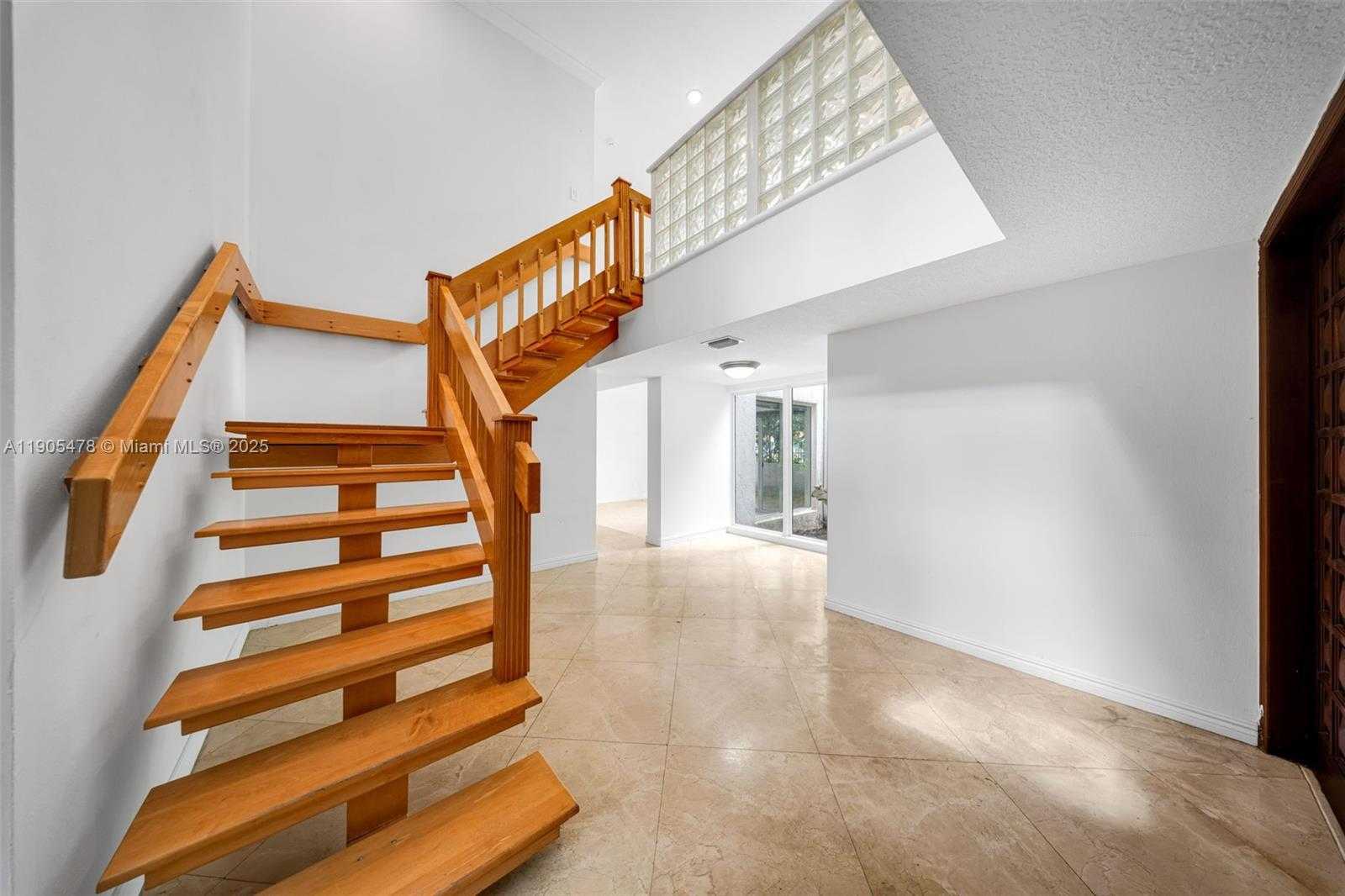 Small Image of 4000 ALHAMBRA CIR, Coral Gables Number 22