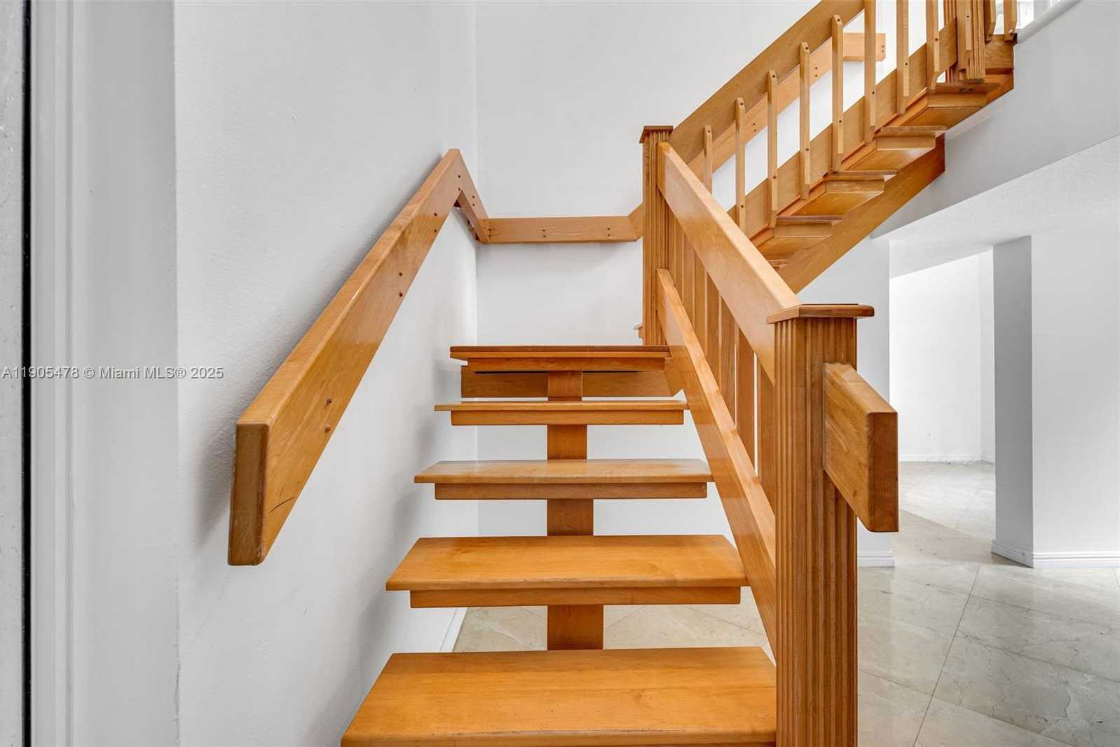 Small Image of 4000 ALHAMBRA CIR, Coral Gables Number 23