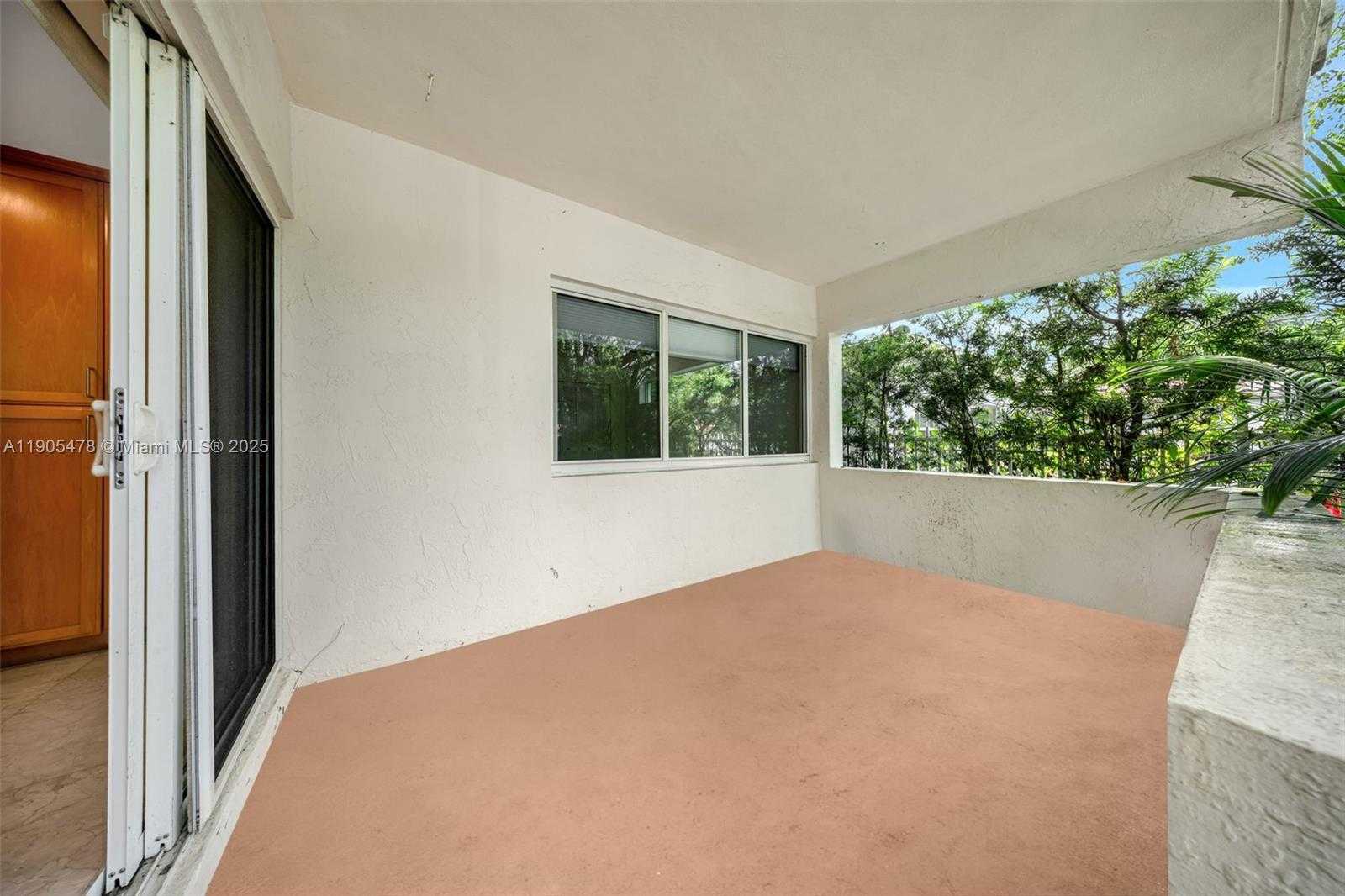 Small Image of 4000 ALHAMBRA CIR, Coral Gables Number 25