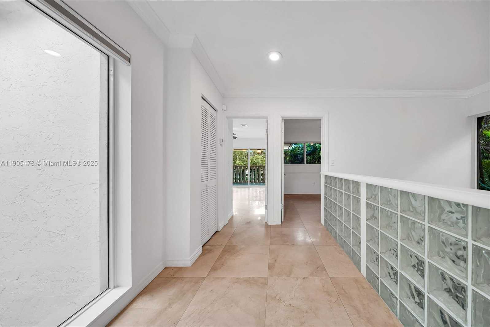 Small Image of 4000 ALHAMBRA CIR, Coral Gables Number 26