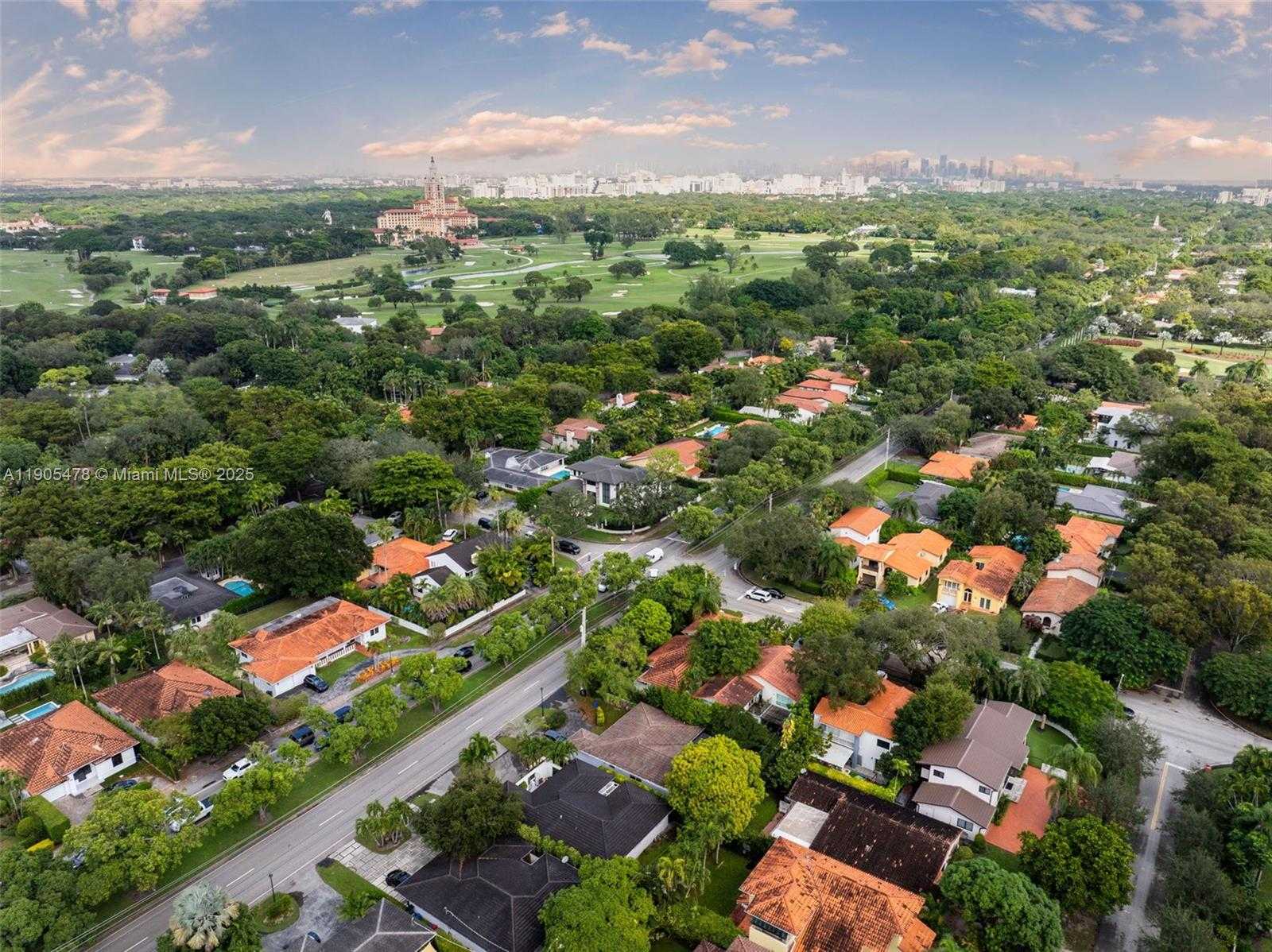 Small Image of 4000 ALHAMBRA CIR, Coral Gables Number 3