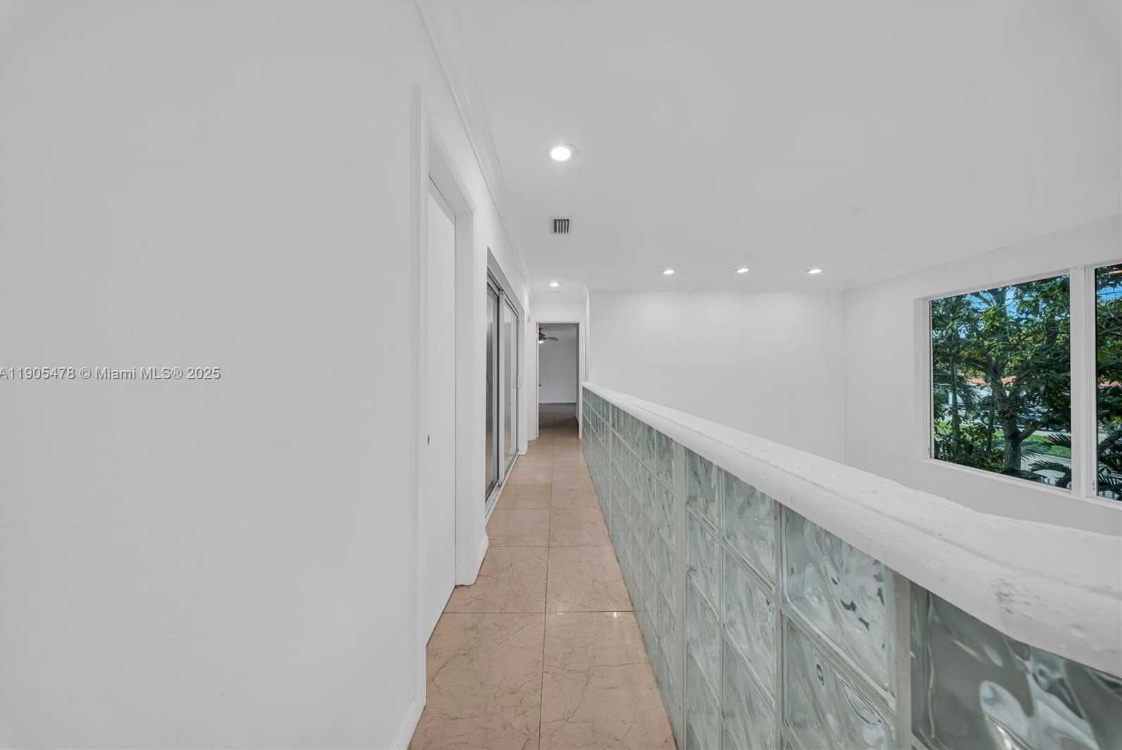 Small Image of 4000 ALHAMBRA CIR, Coral Gables Number 33