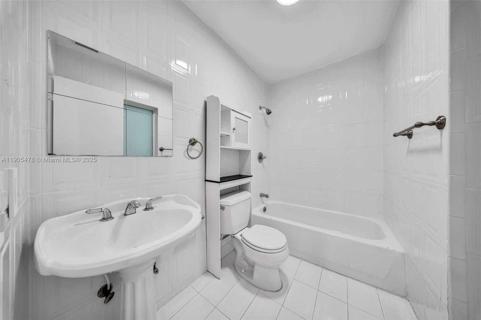 Small Image of 4000 ALHAMBRA CIR, Coral Gables Number 34