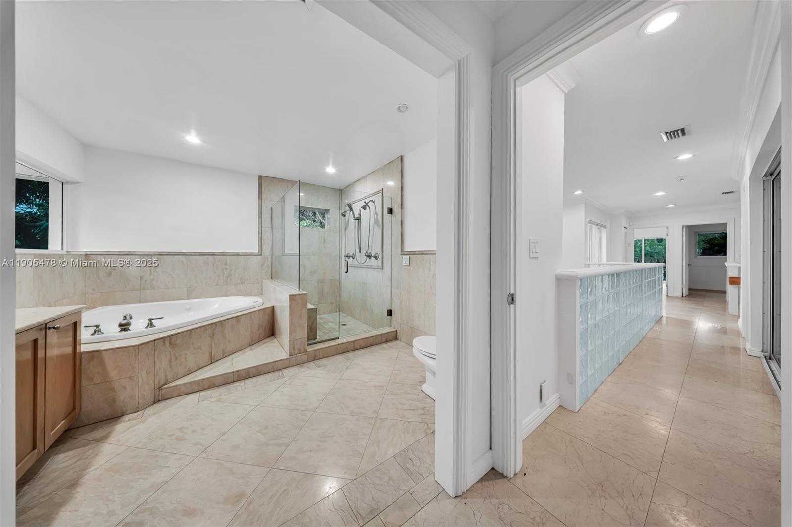 Small Image of 4000 ALHAMBRA CIR, Coral Gables Number 35