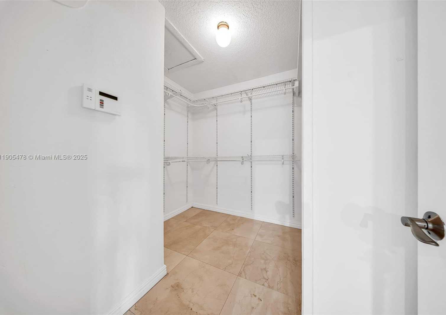 Small Image of 4000 ALHAMBRA CIR, Coral Gables Number 39