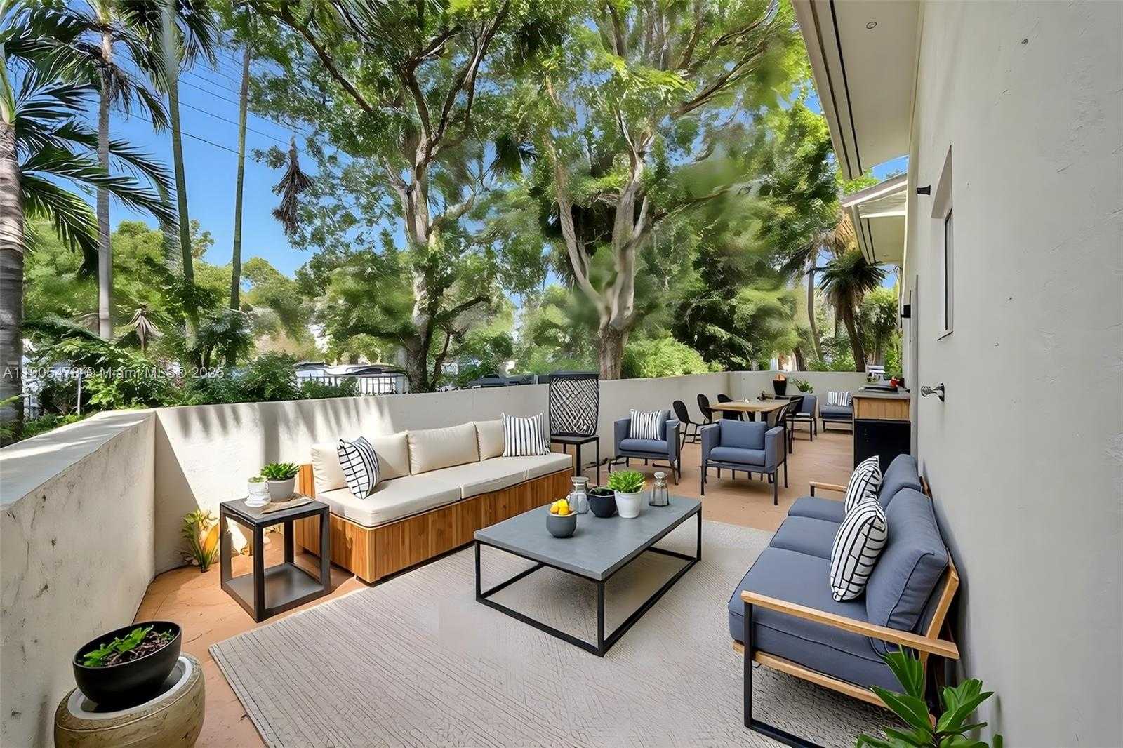 Small Image of 4000 ALHAMBRA CIR, Coral Gables Number 56