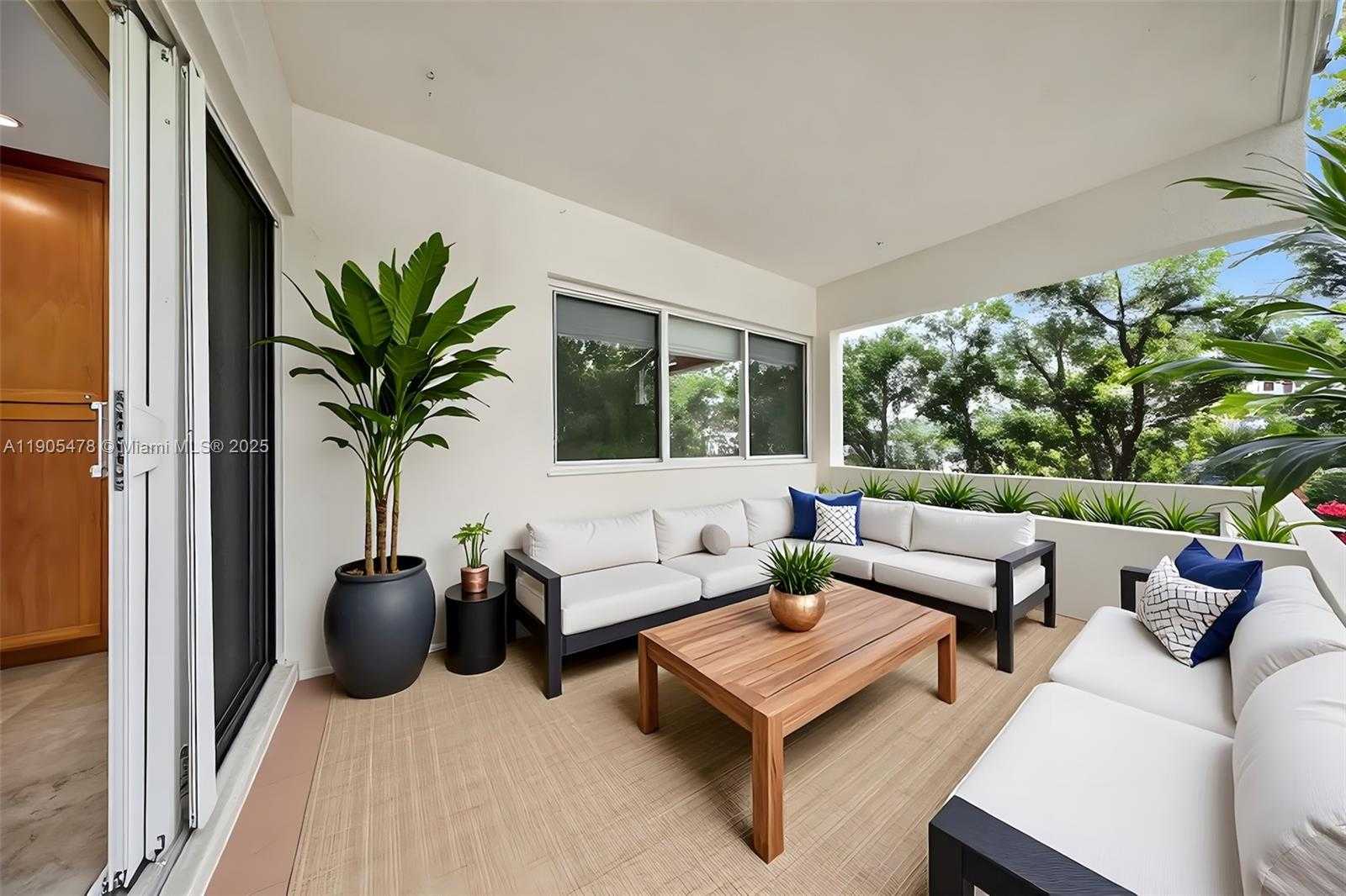 Small Image of 4000 ALHAMBRA CIR, Coral Gables Number 58