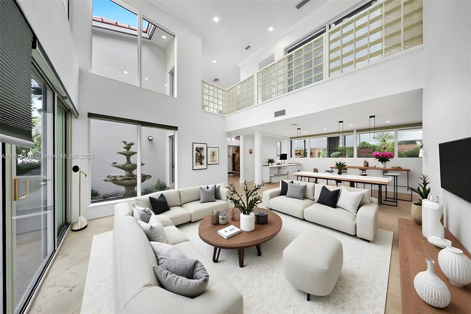 Small Image of 4000 ALHAMBRA CIR, Coral Gables Number 6