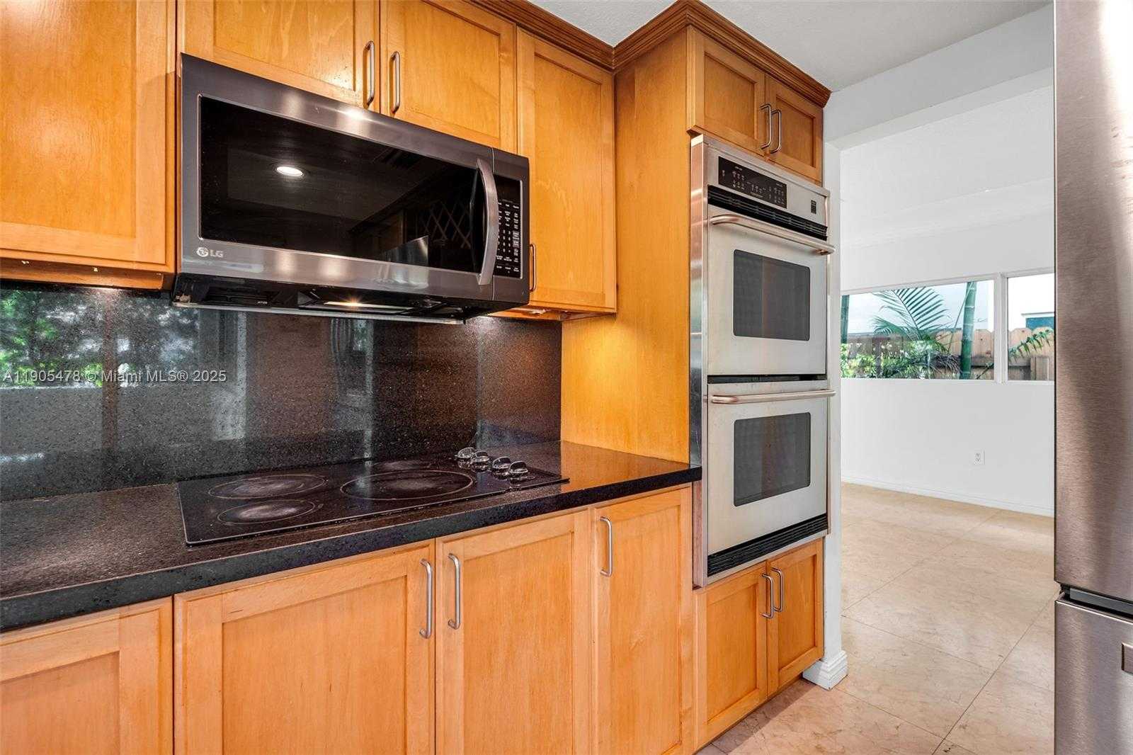 Small Image of 4000 ALHAMBRA CIR, Coral Gables Number 9