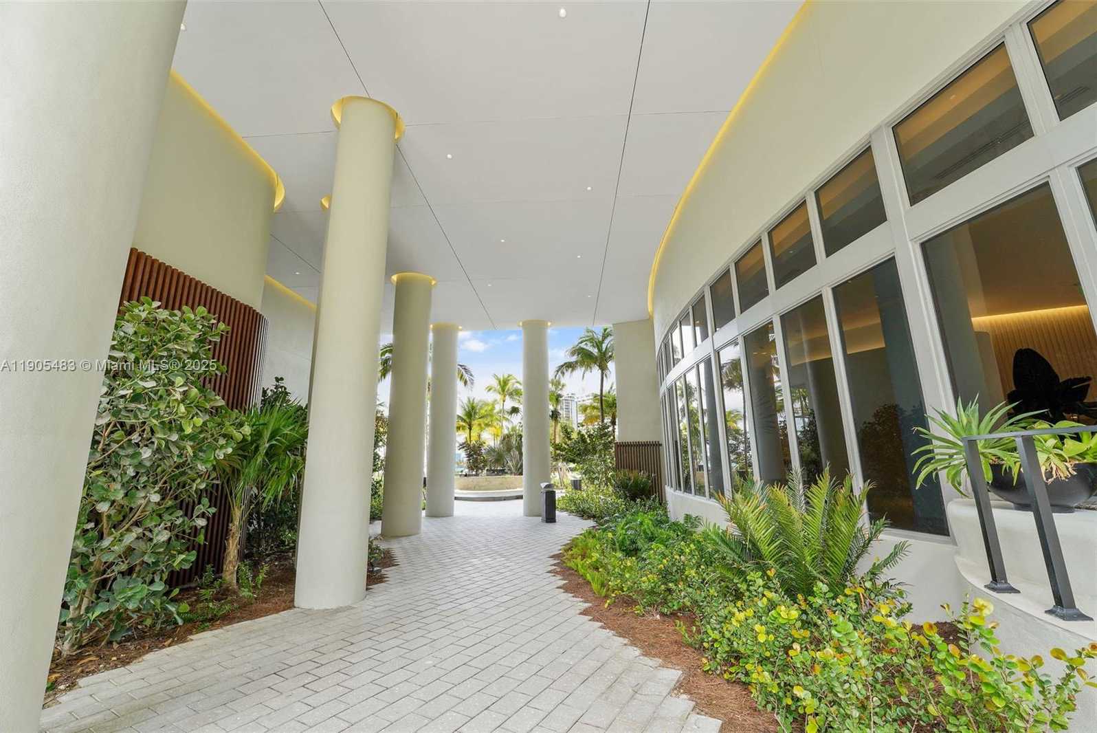 Small Image of 1500 BAY RD #N-0915, Miami Beach Number 78