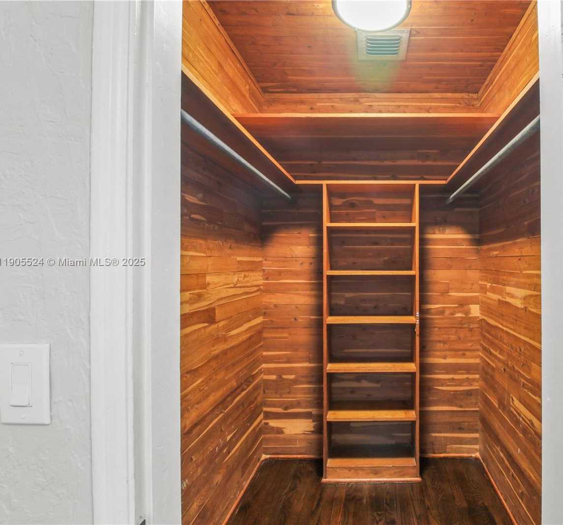 Small Image of 1814 SOUTH WEST 22ND TER, Miami Number 16