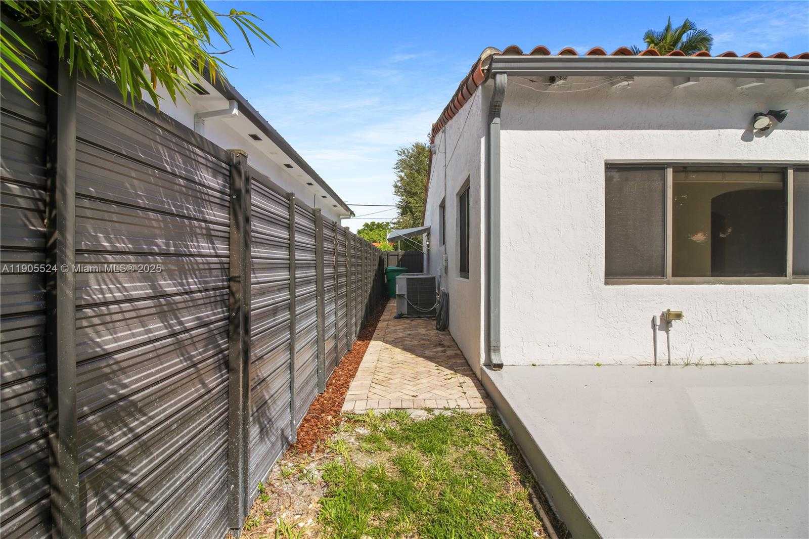 Small Image of 1814 SOUTH WEST 22ND TER, Miami Number 28