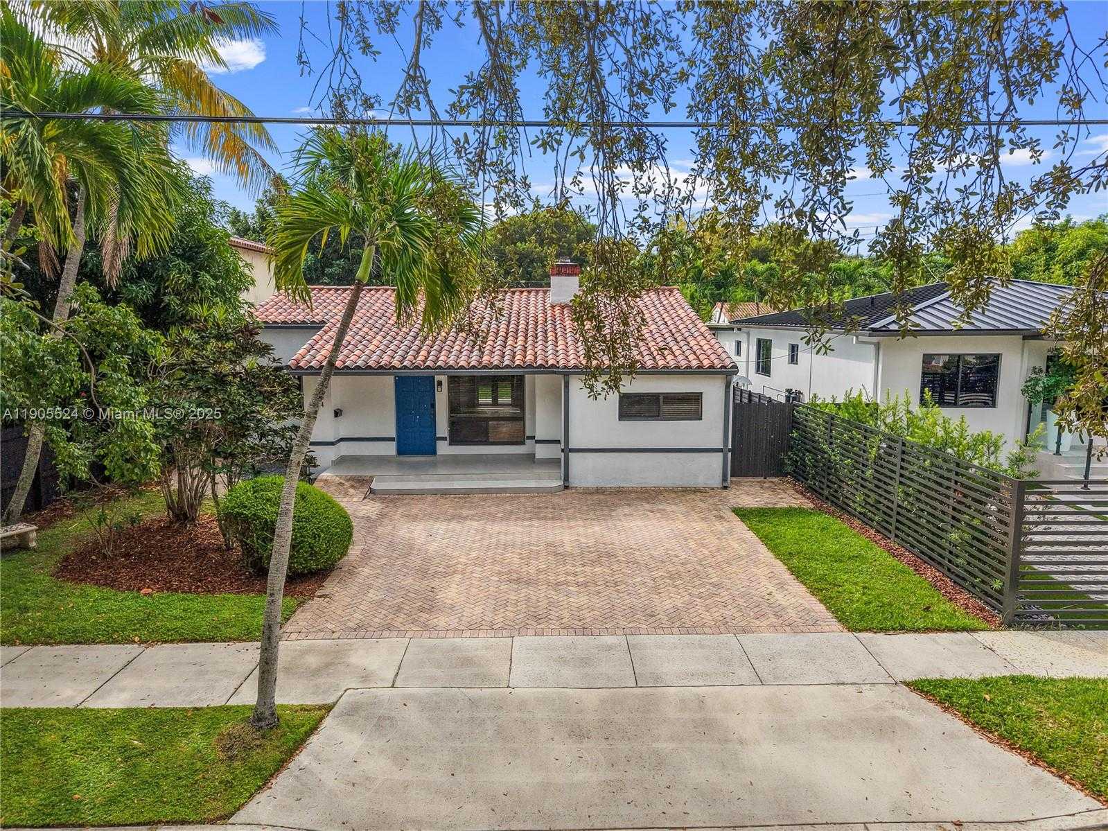 Small Image of 1814 SOUTH WEST 22ND TER, Miami Number 30