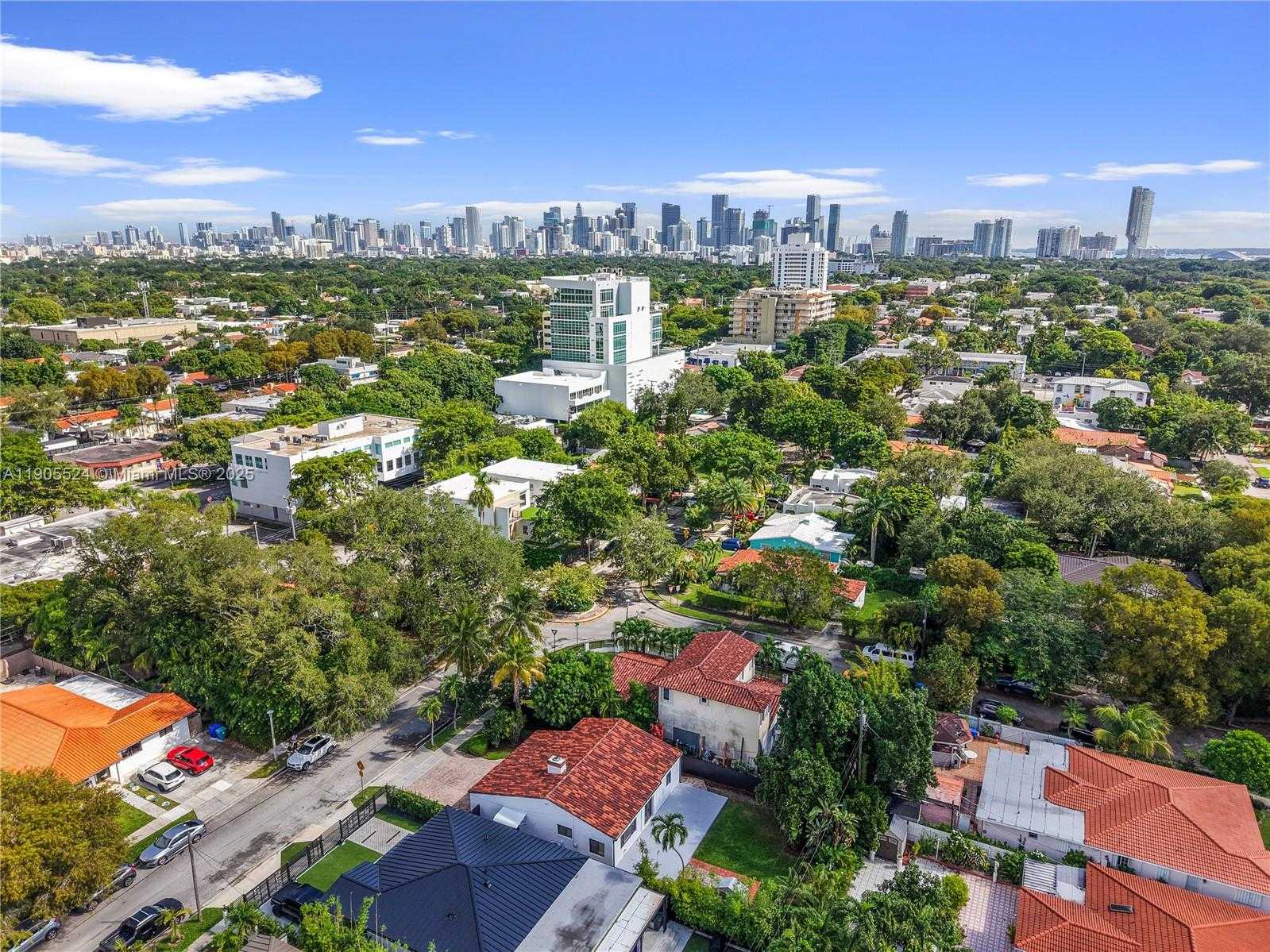 Small Image of 1814 SOUTH WEST 22ND TER, Miami Number 32