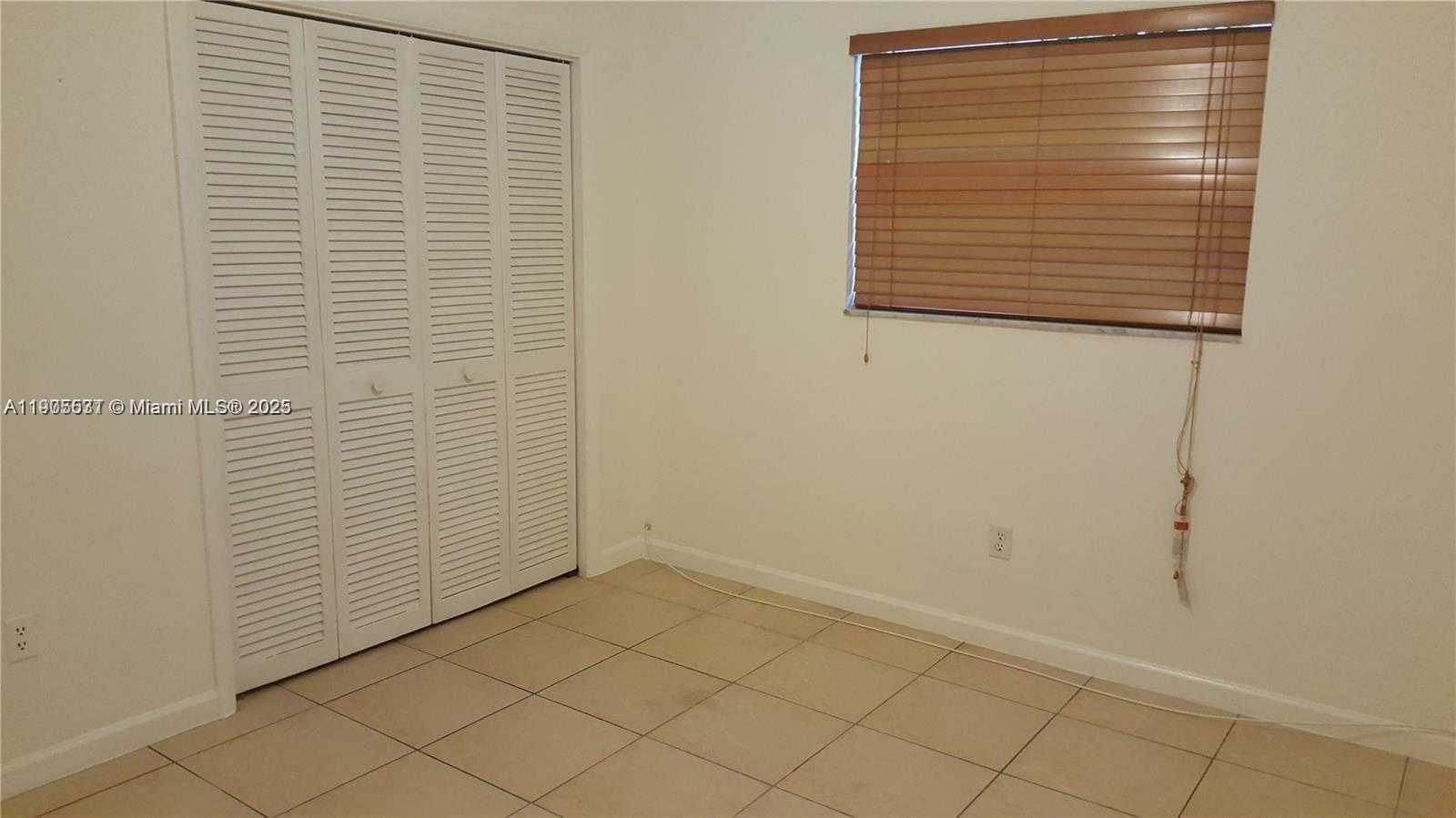 Small Image of 3689 NORTH WEST 14TH ST, Miami Number 13