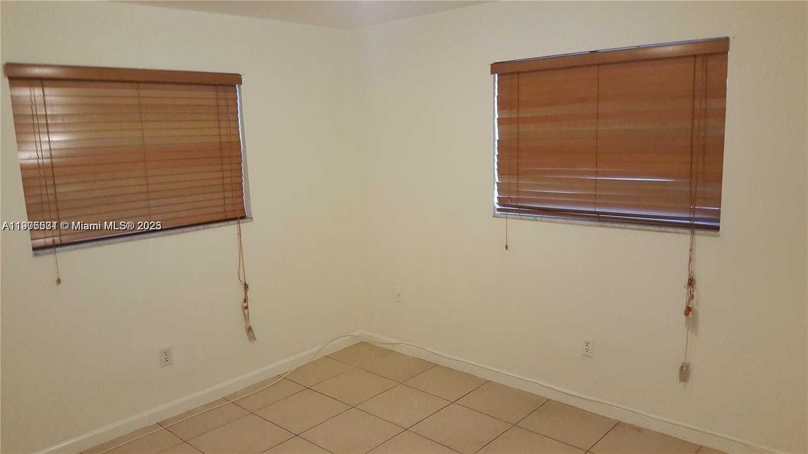 Small Image of 3689 NORTH WEST 14TH ST, Miami Number 15