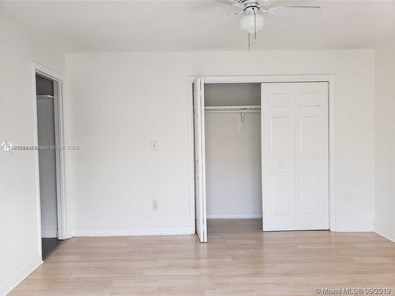 Small Image of 3689 NORTH WEST 14TH ST, Miami Number 17