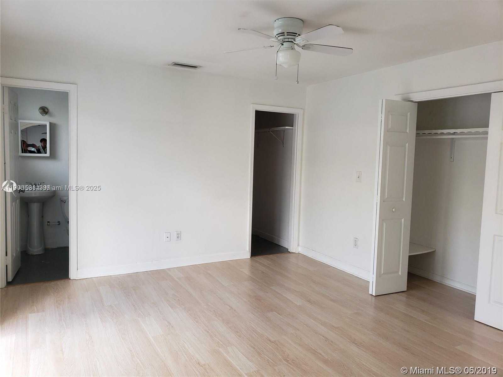 Small Image of 3689 NORTH WEST 14TH ST, Miami Number 18