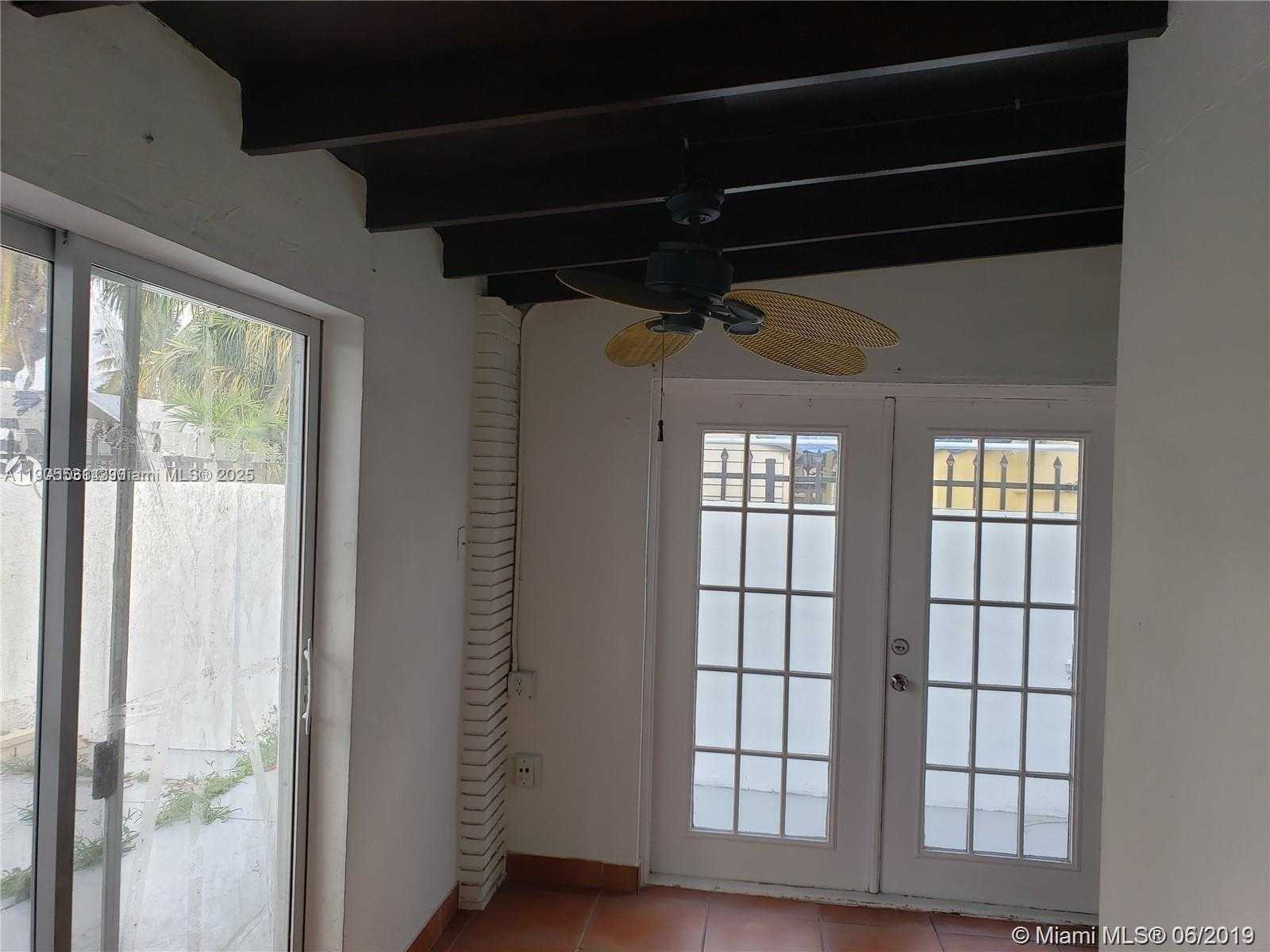 Small Image of 3689 NORTH WEST 14TH ST, Miami Number 19