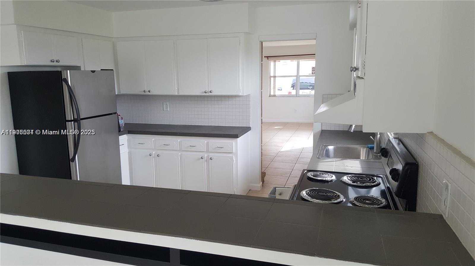 Small Image of 3689 NORTH WEST 14TH ST, Miami Number 24