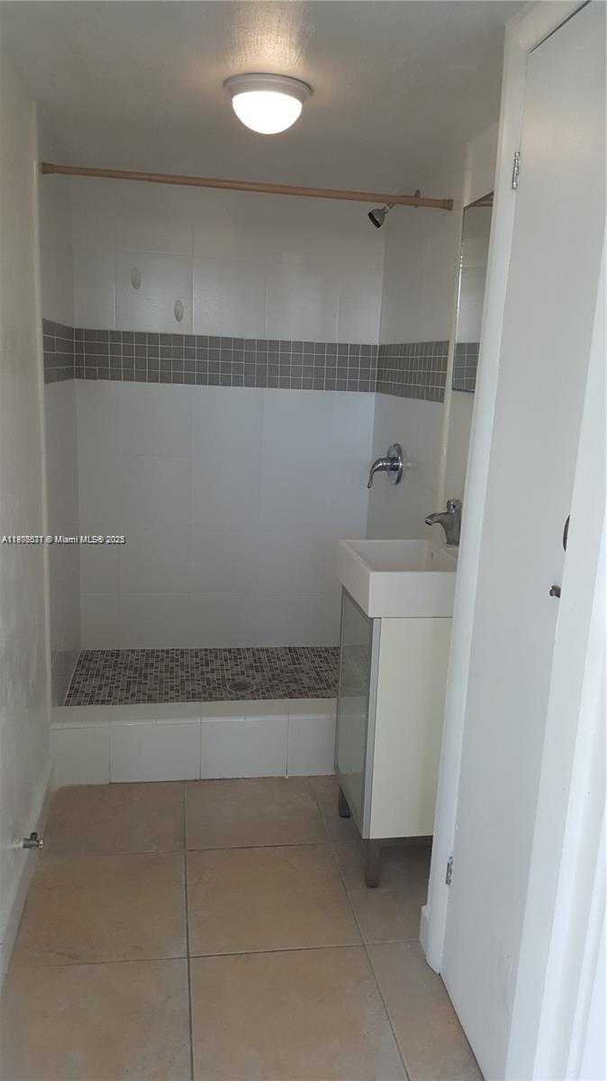 Small Image of 3689 NORTH WEST 14TH ST, Miami Number 8