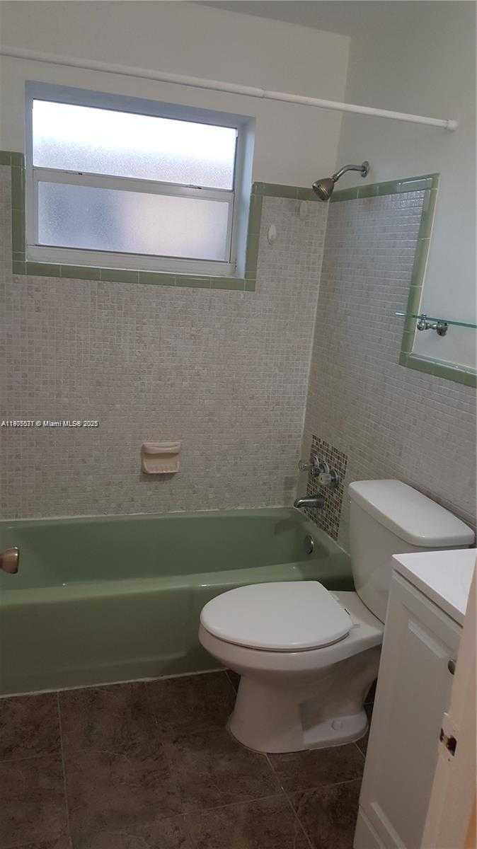 Small Image of 3689 NORTH WEST 14TH ST, Miami Number 9