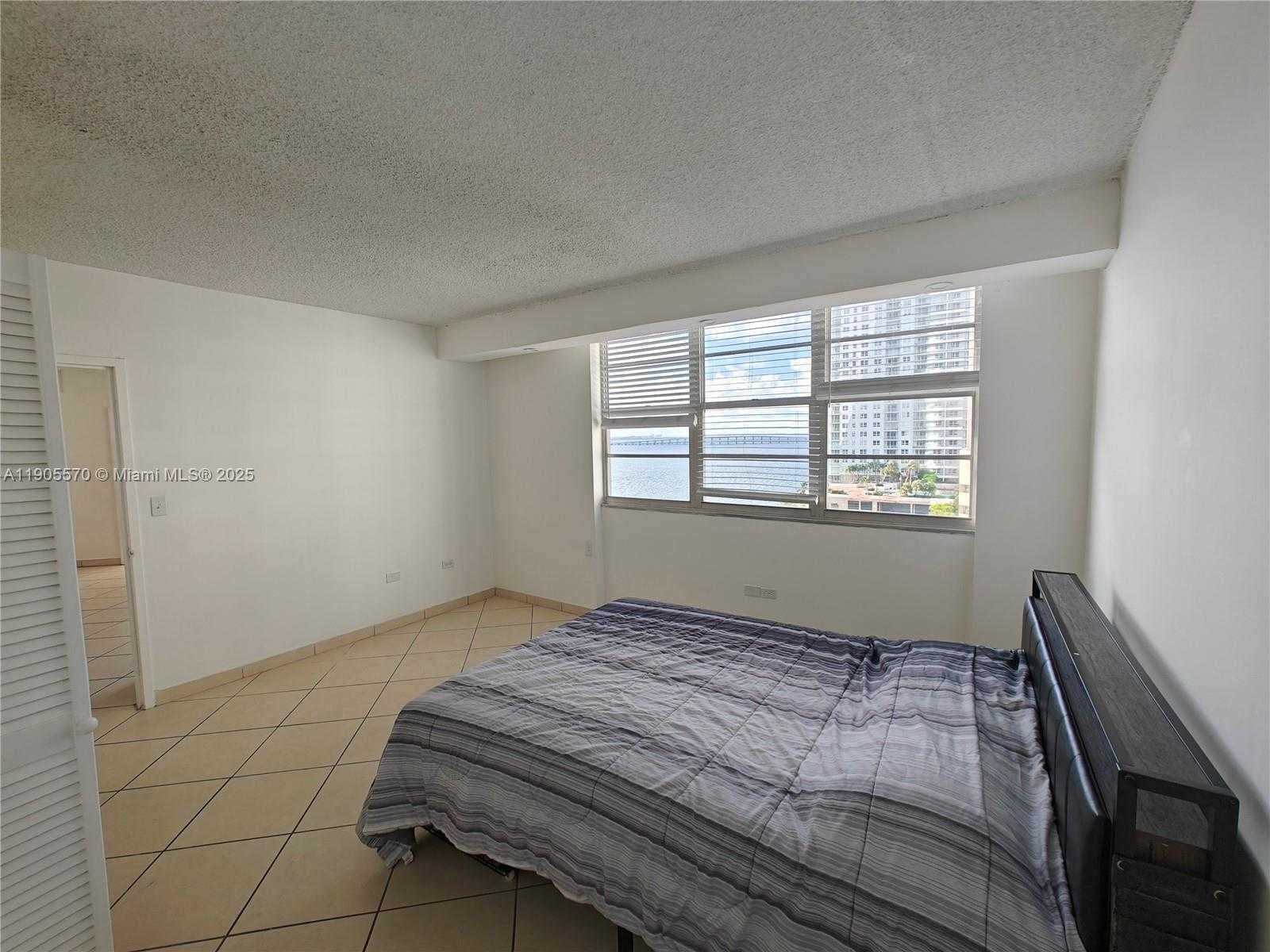 Small Image of 905 BRICKELL BAY DR #1127, Miami Number 10