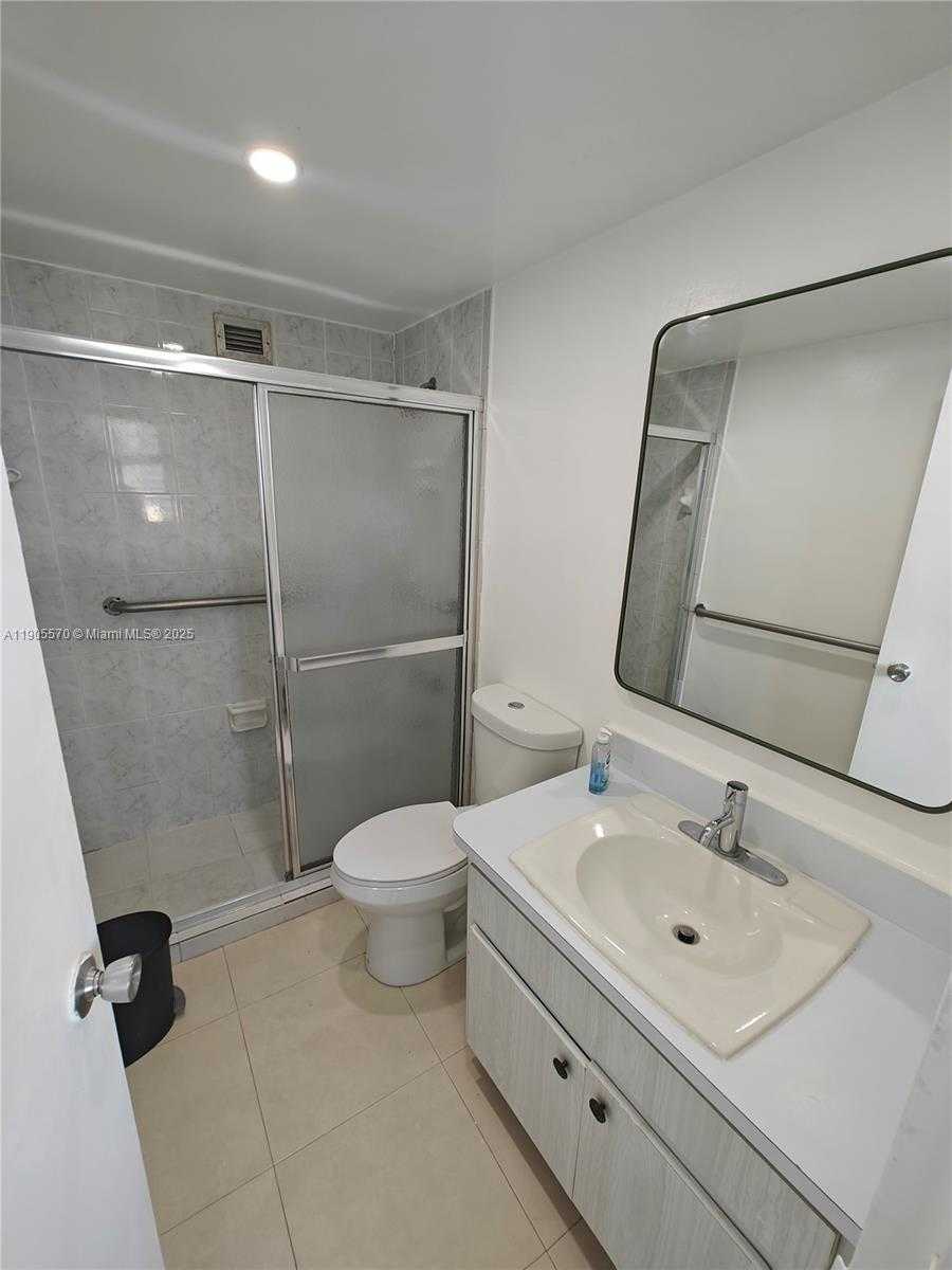 Small Image of 905 BRICKELL BAY DR #1127, Miami Number 11