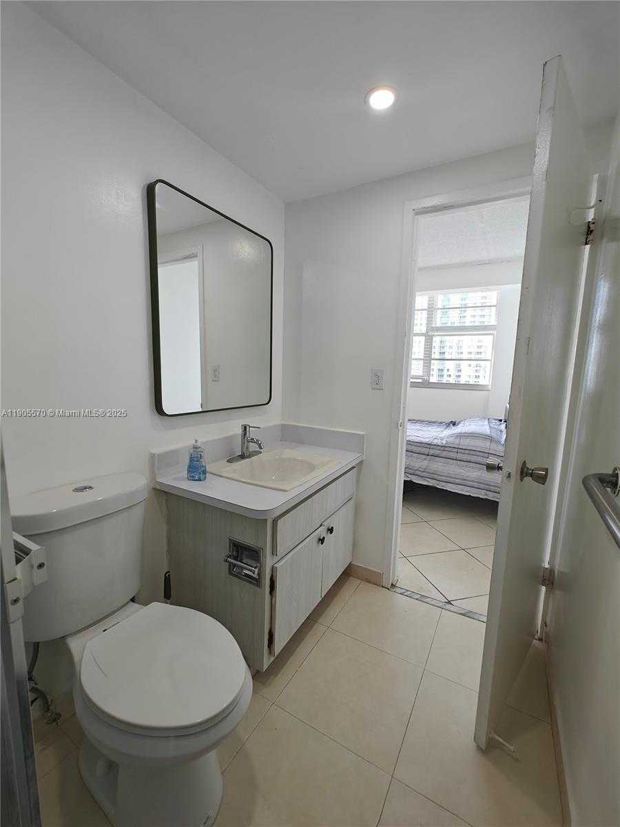 Small Image of 905 BRICKELL BAY DR #1127, Miami Number 13