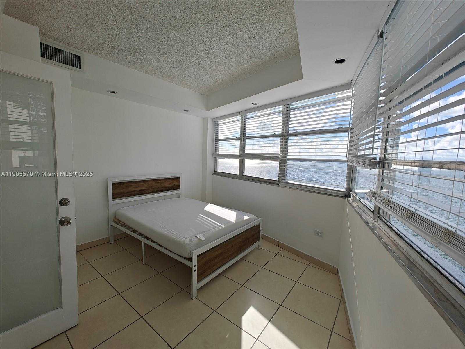 Small Image of 905 BRICKELL BAY DR #1127, Miami Number 15