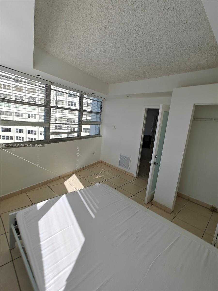 Small Image of 905 BRICKELL BAY DR #1127, Miami Number 16