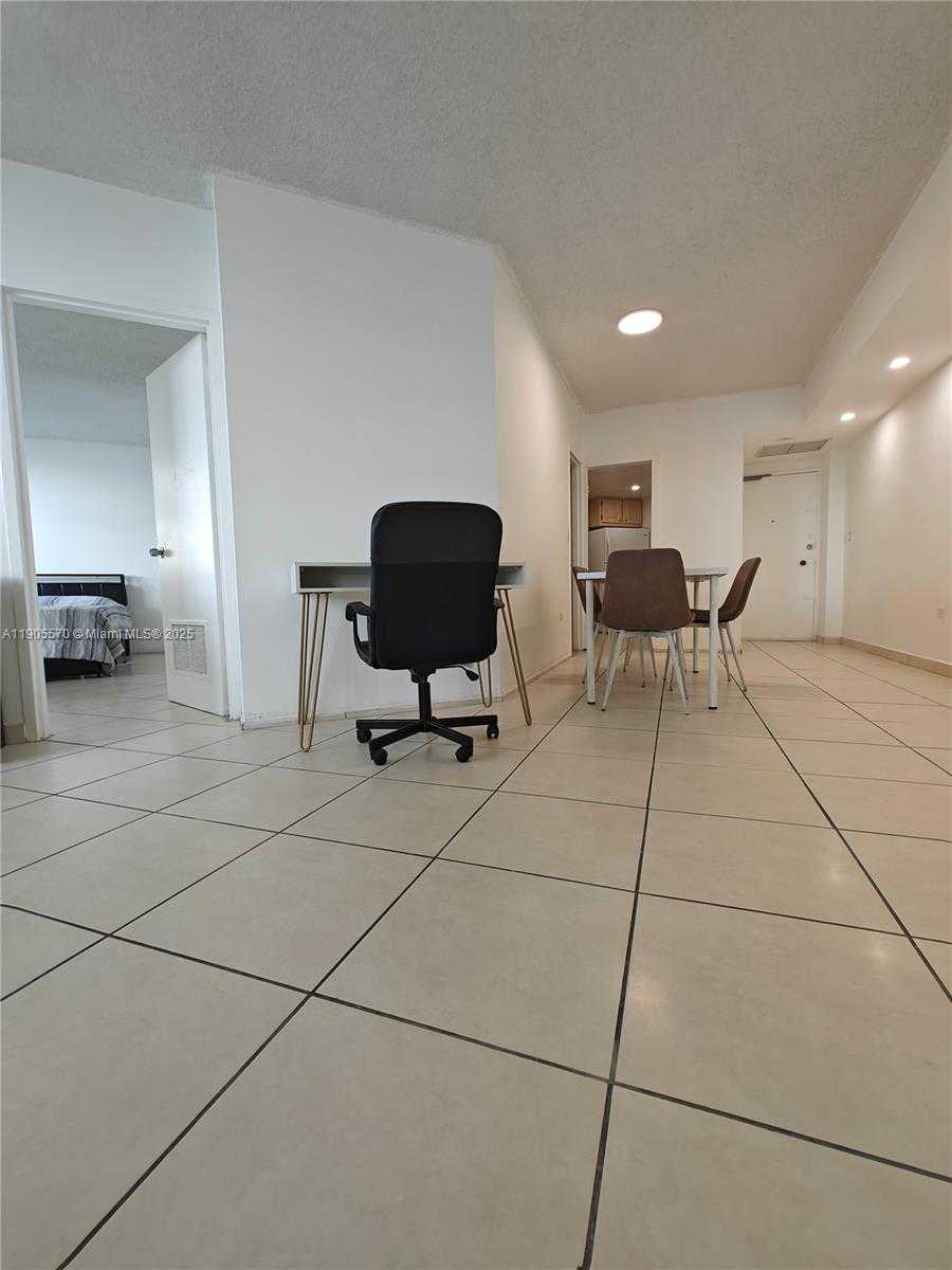 Small Image of 905 BRICKELL BAY DR #1127, Miami Number 20