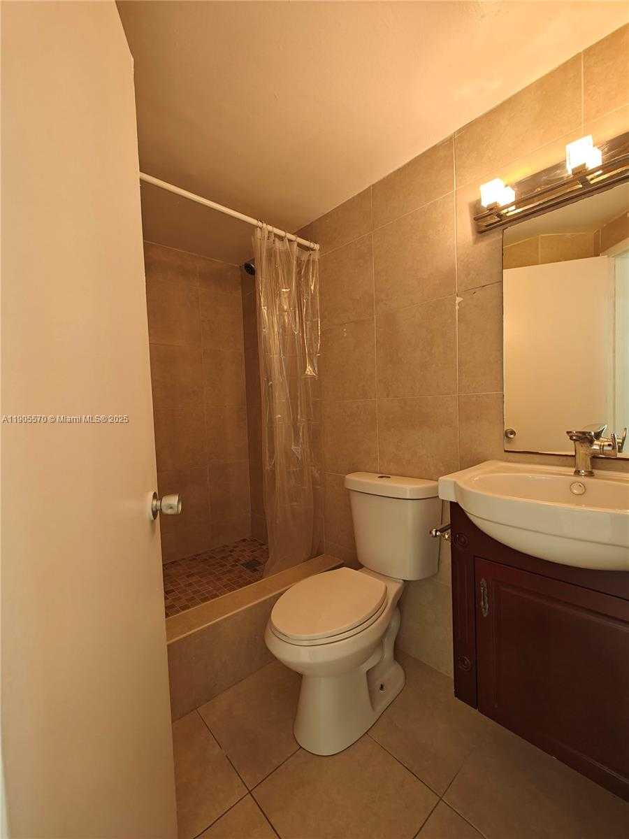 Small Image of 905 BRICKELL BAY DR #1127, Miami Number 6