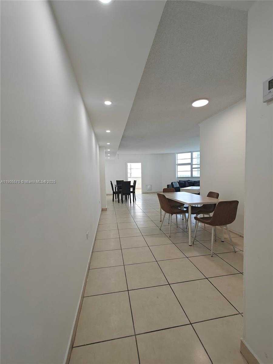 Small Image of 905 BRICKELL BAY DR #1127, Miami Number 8
