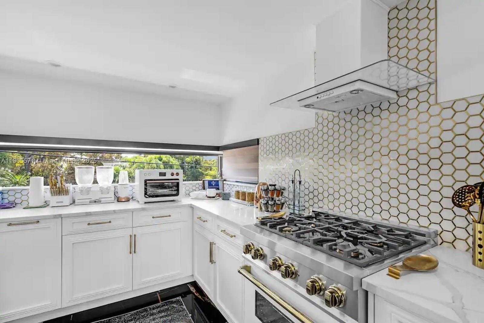 Small Image of 32 NORTH BOUNTY LN #32, Key Largo Number 14