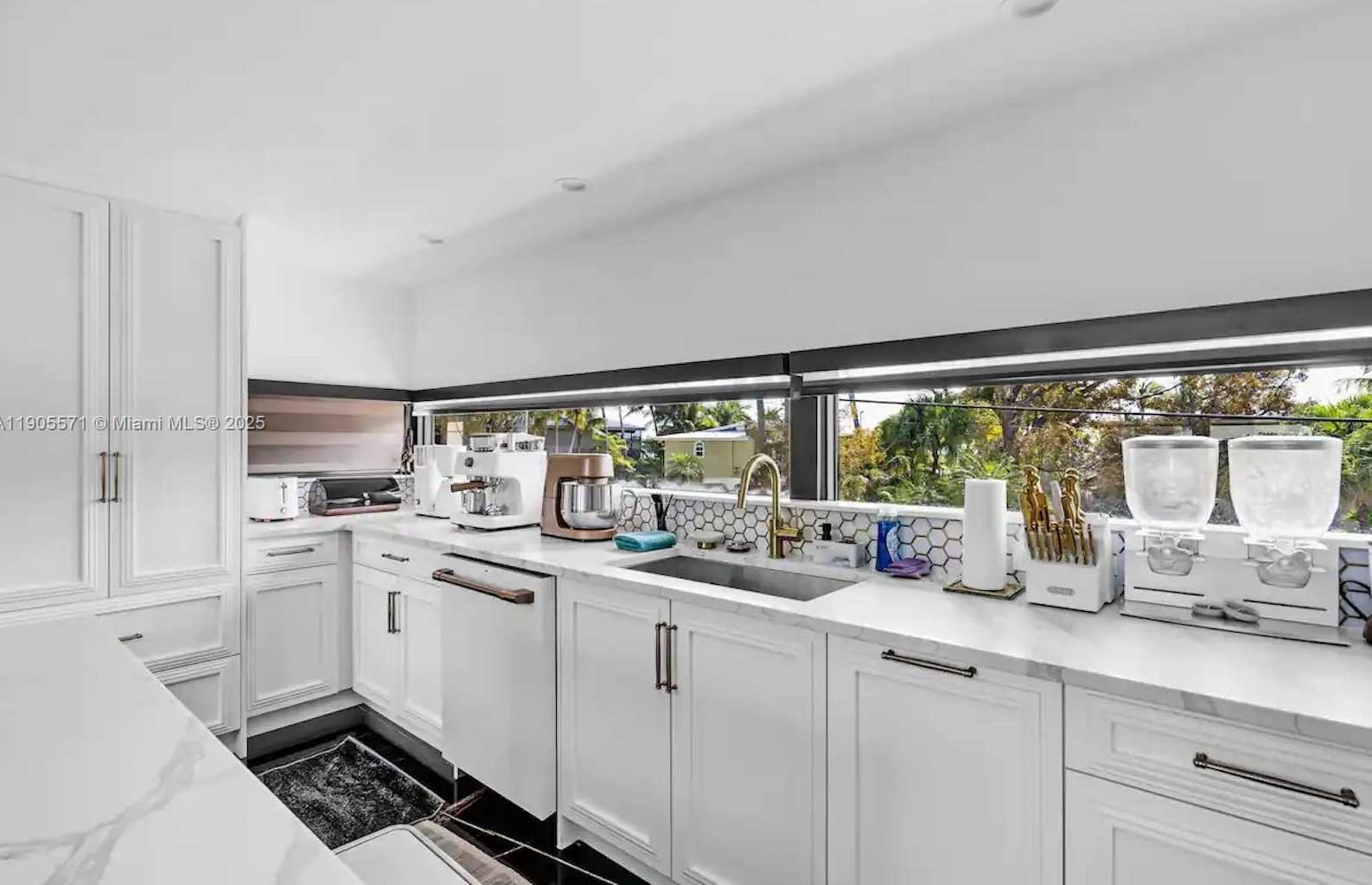 Small Image of 32 NORTH BOUNTY LN #32, Key Largo Number 15