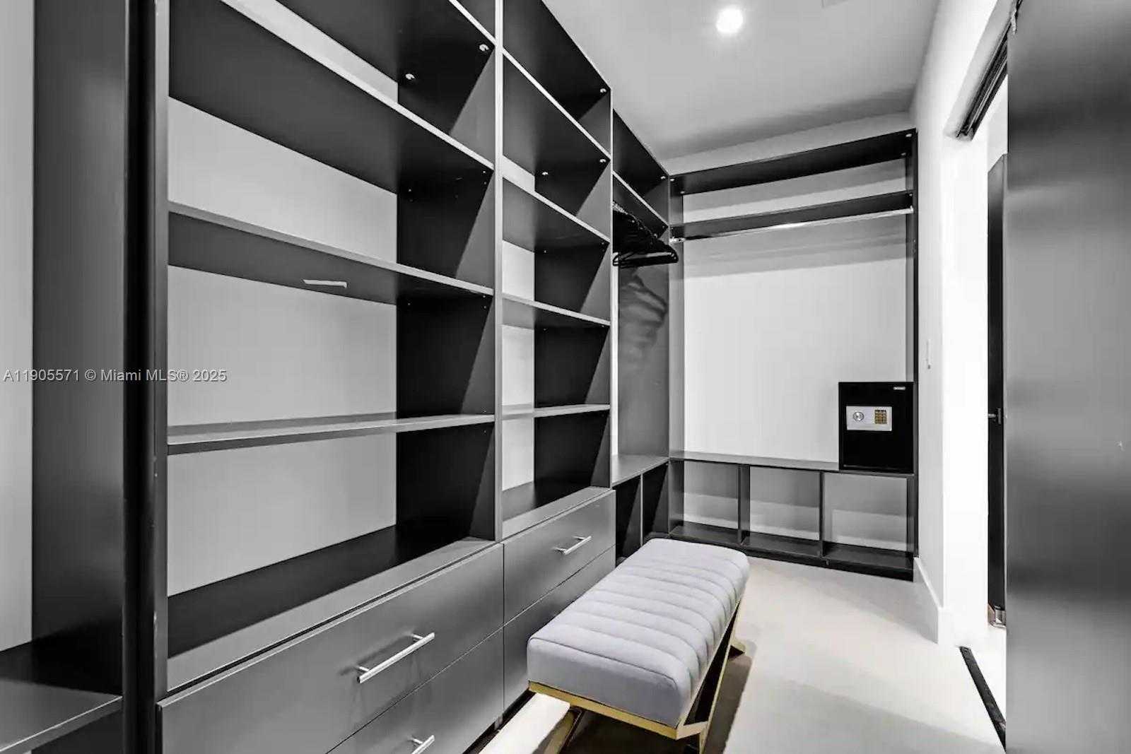 Small Image of 32 NORTH BOUNTY LN #32, Key Largo Number 25