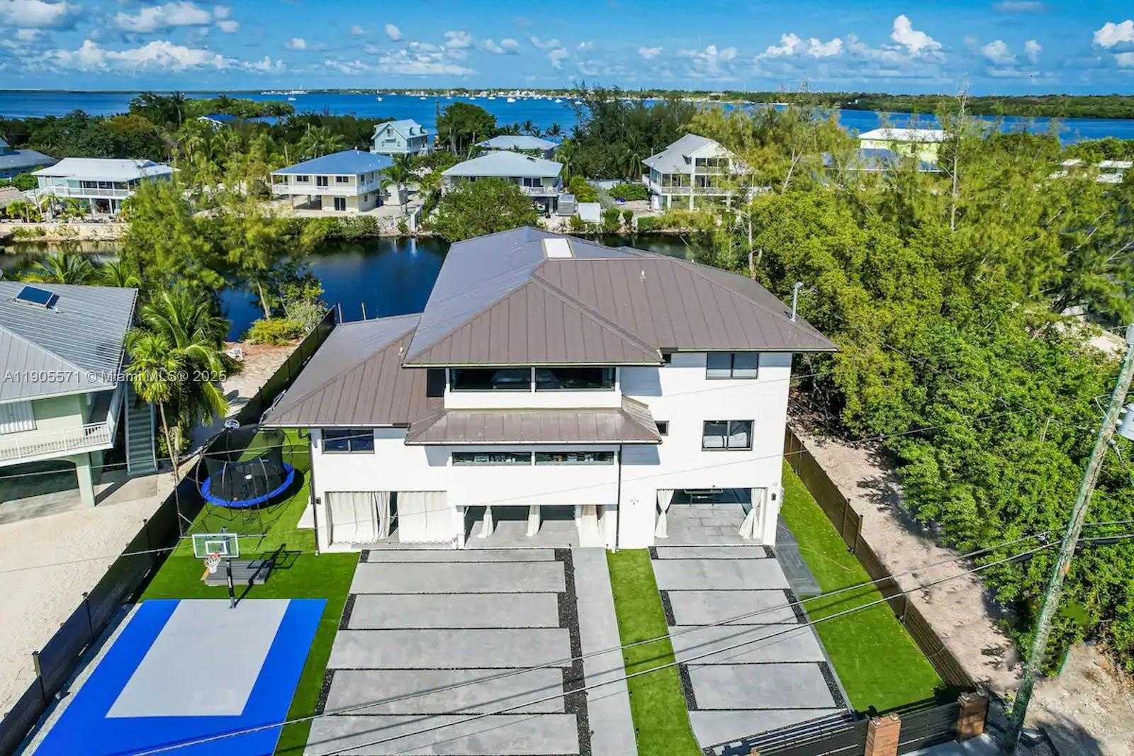 Small Image of 32 NORTH BOUNTY LN #32, Key Largo Number 50