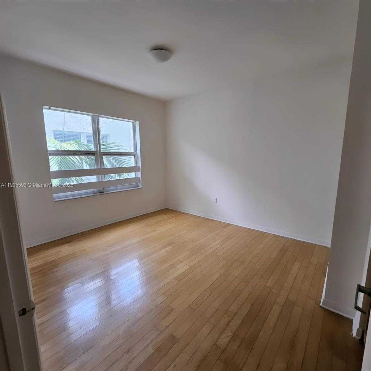 Small Image of 1542 DREXEL AVE #208, Miami Beach Number 5