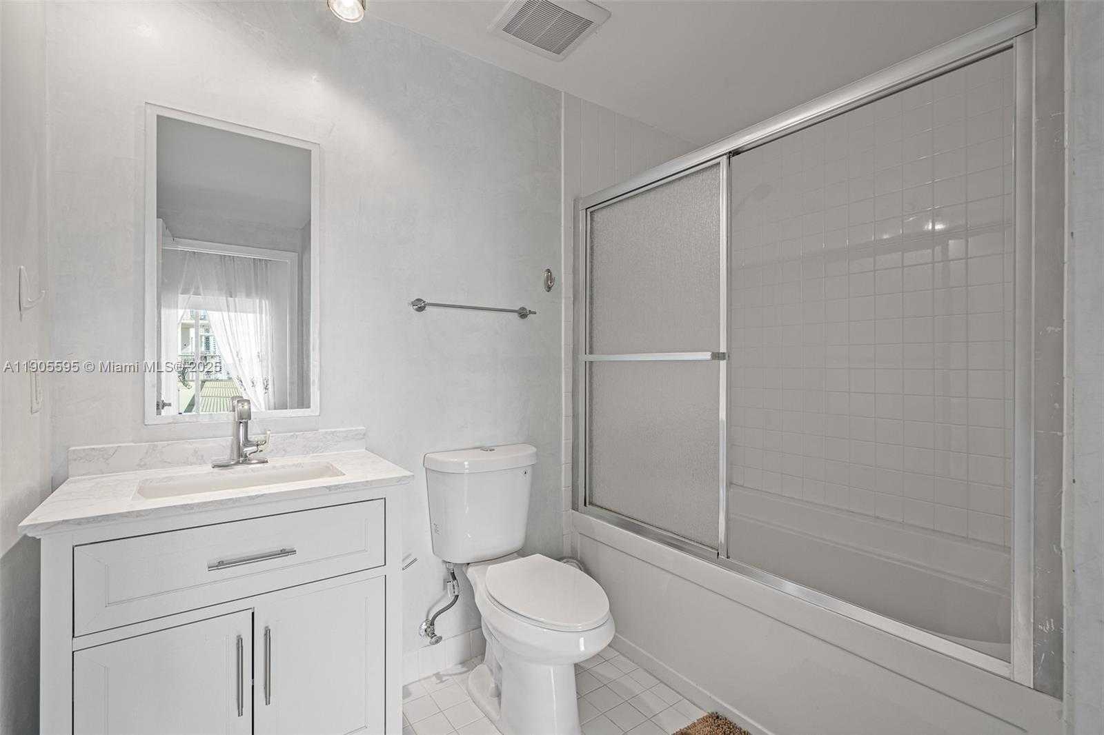 Small Image of 10 SOUTH WEST SOUTH RIVER DR #PHI11, Miami Number 14