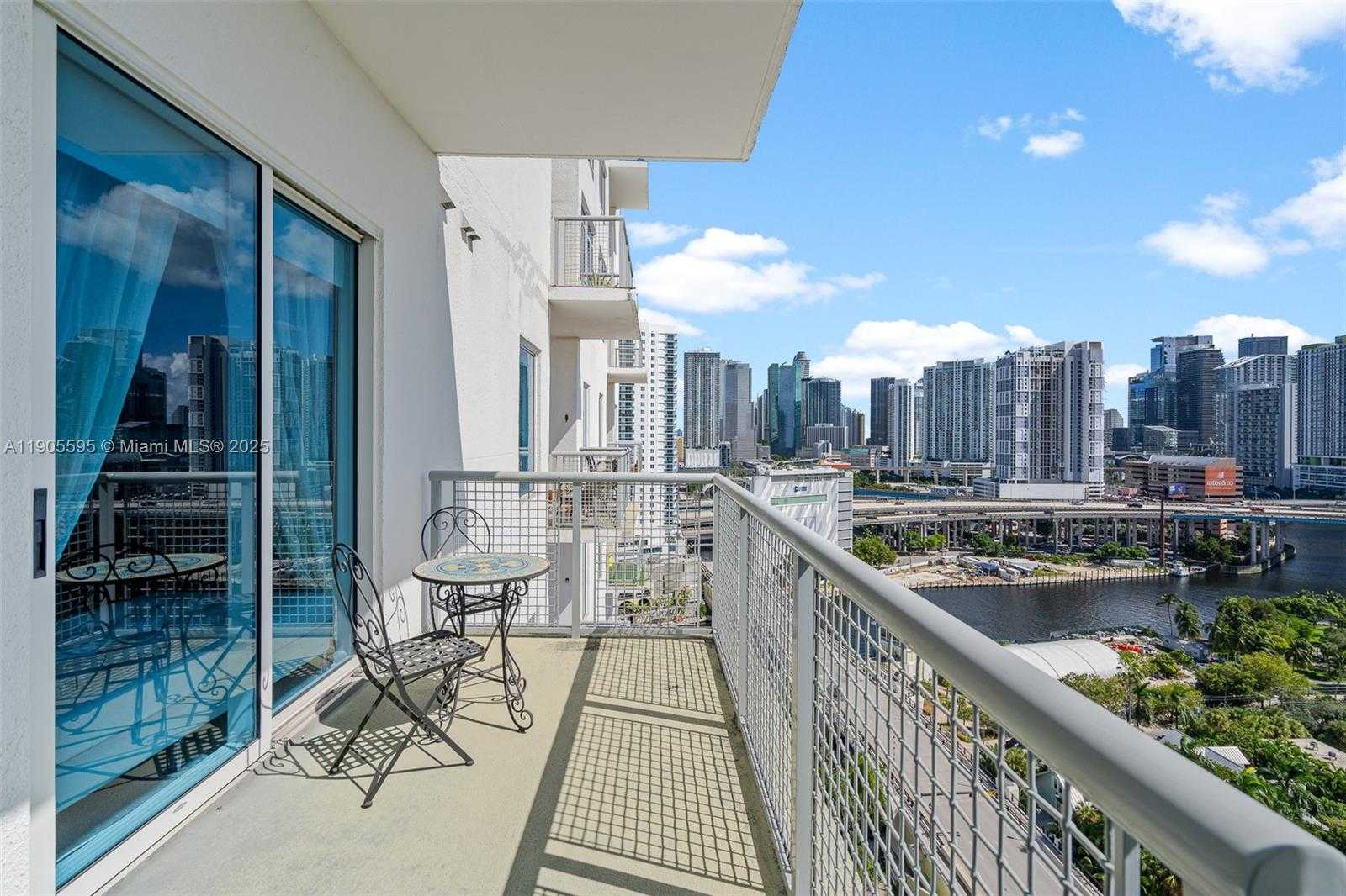 Small Image of 10 SOUTH WEST SOUTH RIVER DR #PHI11, Miami Number 2