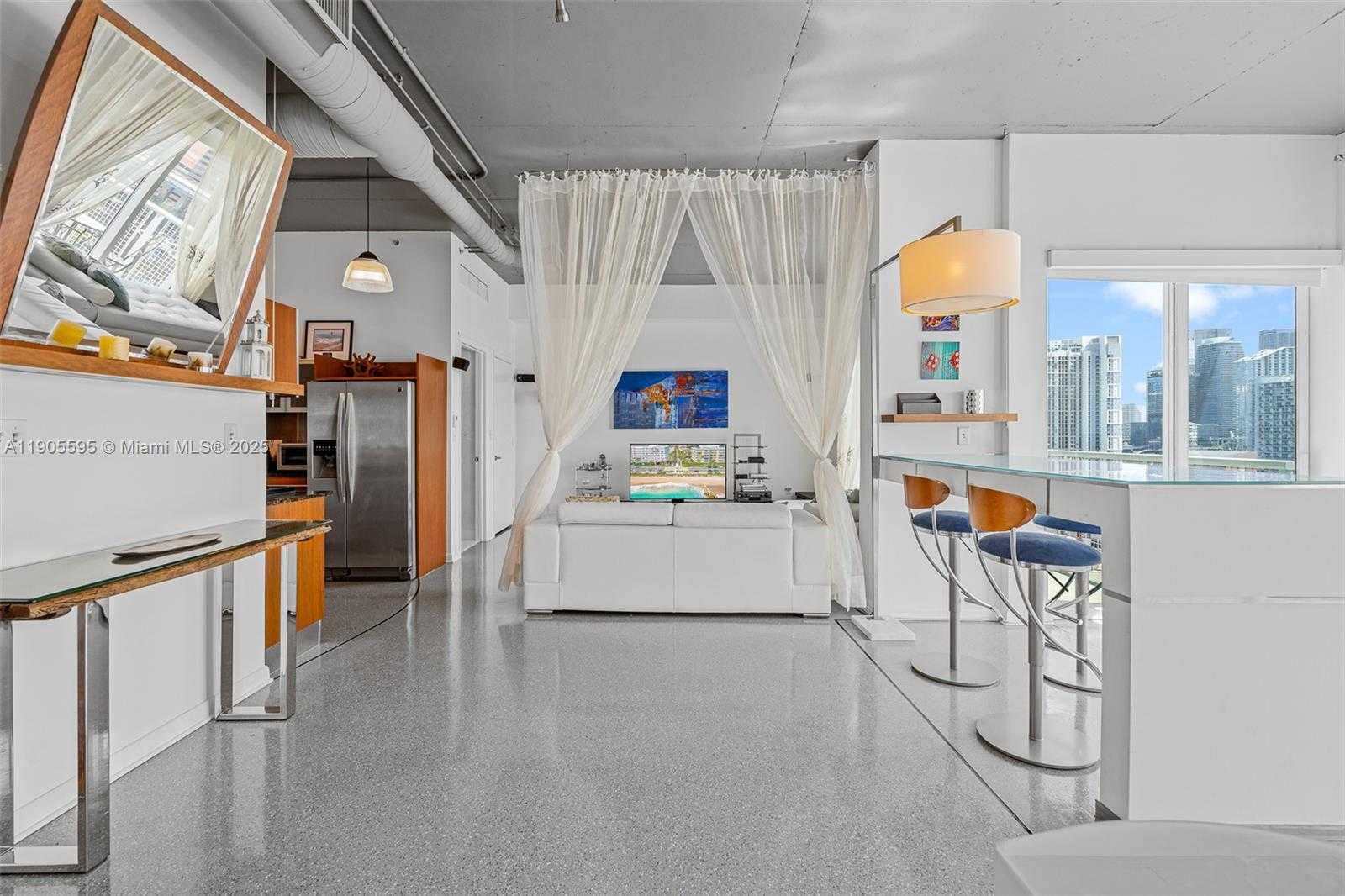 Small Image of 10 SOUTH WEST SOUTH RIVER DR #PHI11, Miami Number 20