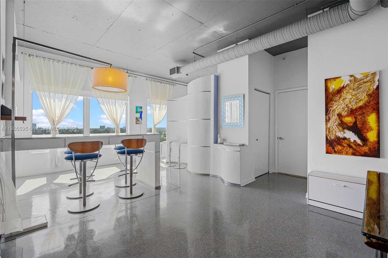 Small Image of 10 SOUTH WEST SOUTH RIVER DR #PHI11, Miami Number 25