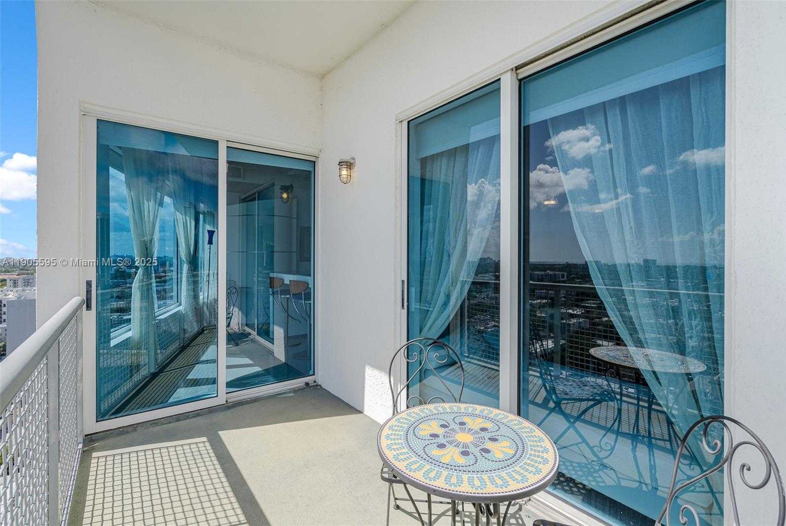 Small Image of 10 SOUTH WEST SOUTH RIVER DR #PHI11, Miami Number 6