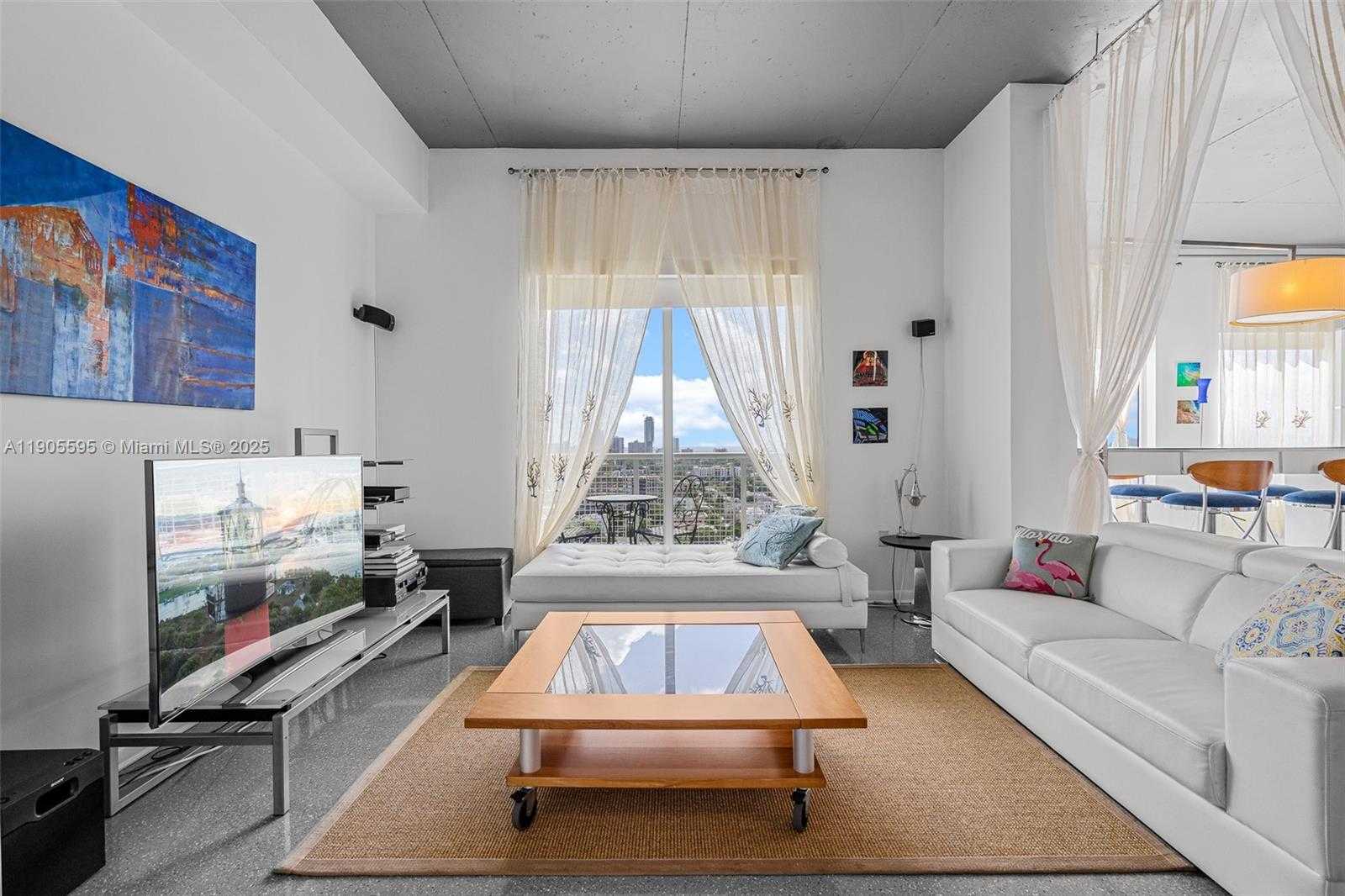 Small Image of 10 SOUTH WEST SOUTH RIVER DR #PHI11, Miami Number 9