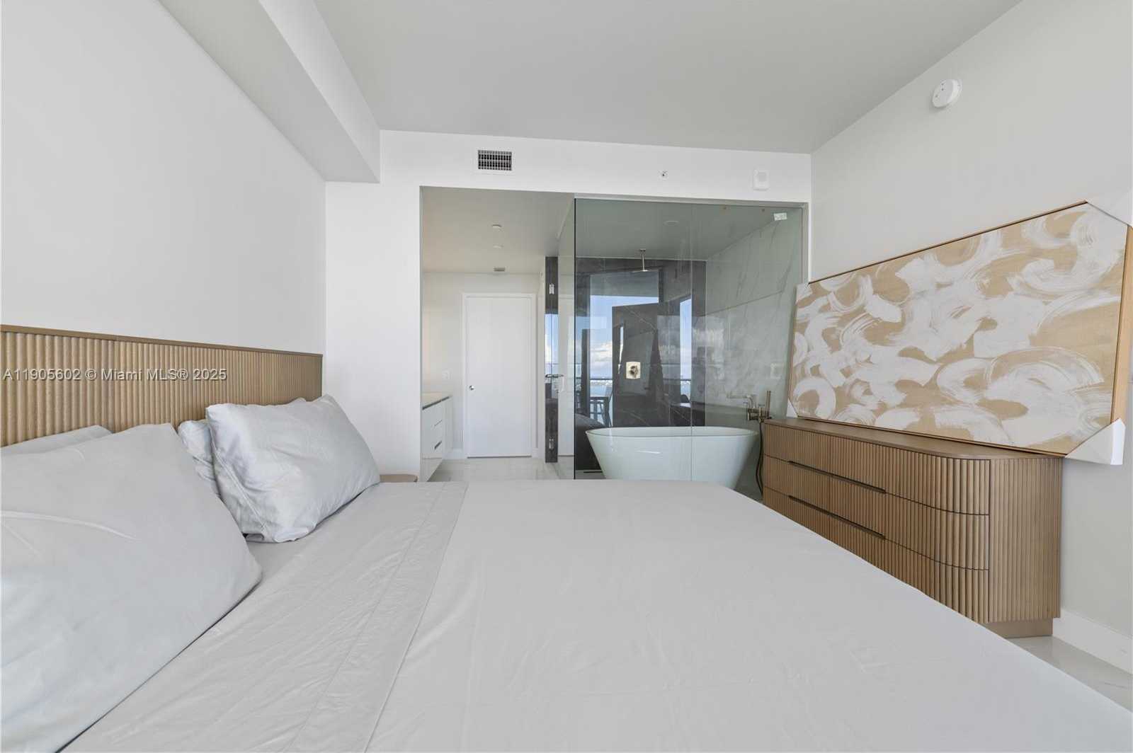 Small Image of 700 NORTH EAST 24TH ST #4002, Miami Number 16