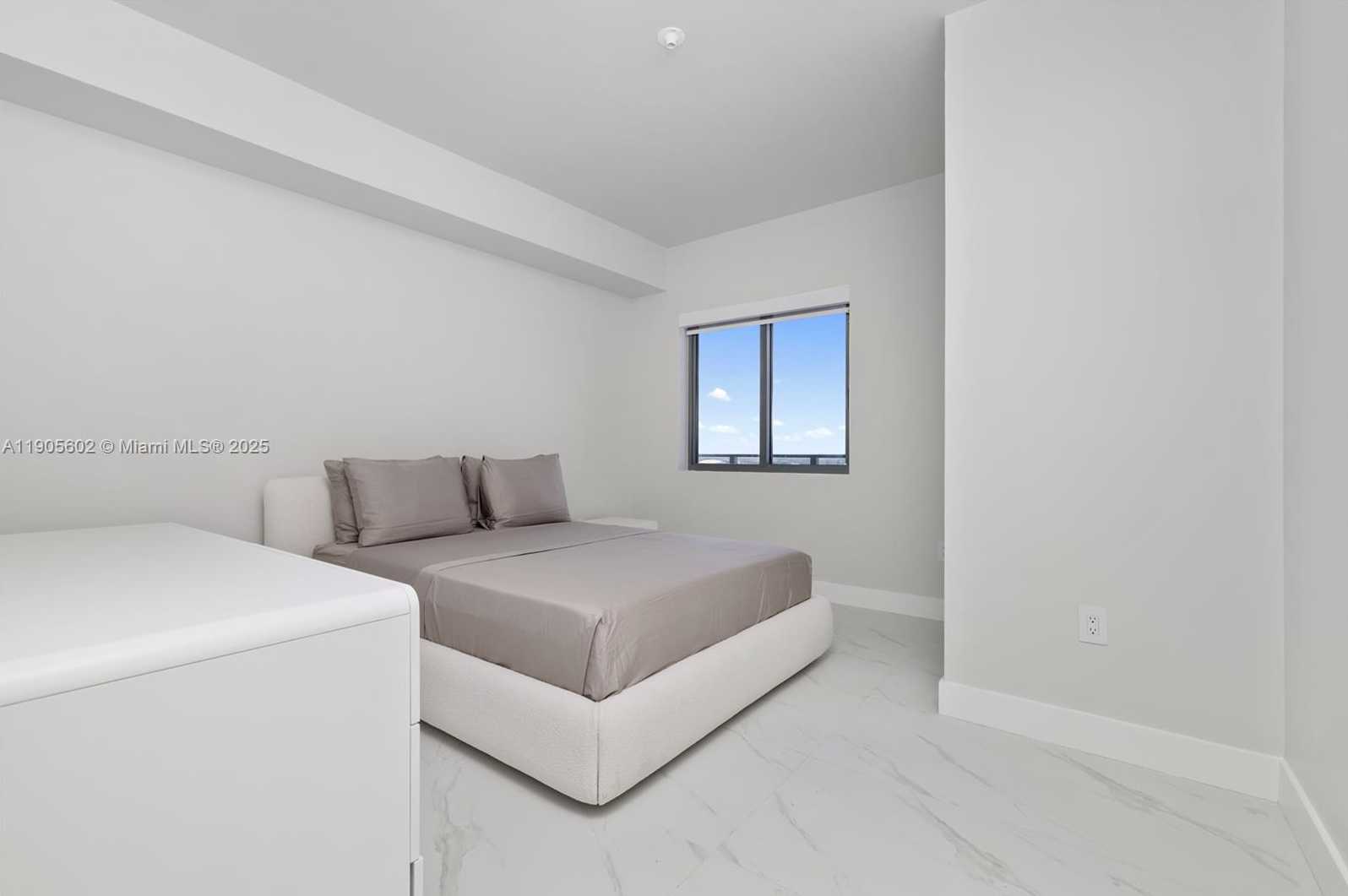 Small Image of 700 NORTH EAST 24TH ST #4002, Miami Number 23